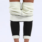 Fleecefutter an beiden Beinabschlüssen der Thermo-Leggings